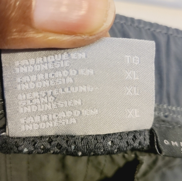 Columbia | Women's Gray/Blue Omni-Shade Hiking Shorts (Size XL or 8L) - Picture 6 of 14